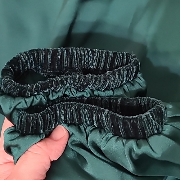 Emily McCarthy Green Blouse with Velvet Trim & Ruffled Sleeves size XL - Picture 8 of 8